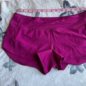 Lululemon Speed Up Low Rise Lined Shorts 2.5" Size 8 Magenta Purple